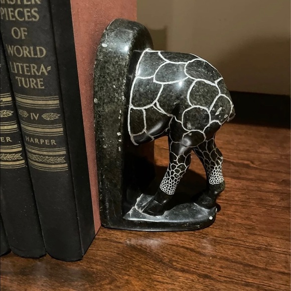 Giraffe Bookends - Picture 2 of 10
